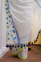 White Flower Mulmul Cotton Saree